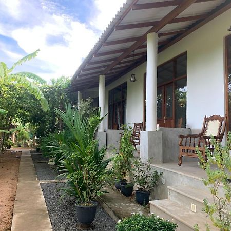 The Dale Mirissa Hotel Bagian luar foto