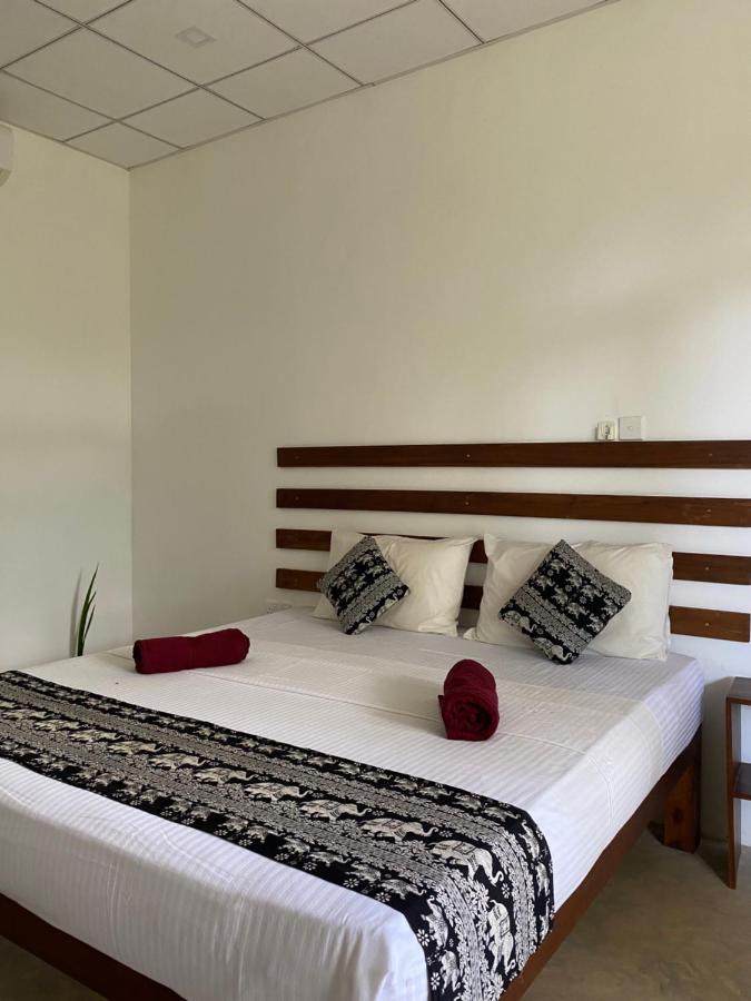 The Dale Mirissa Hotel Bagian luar foto