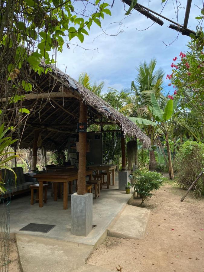 The Dale Mirissa Hotel Bagian luar foto