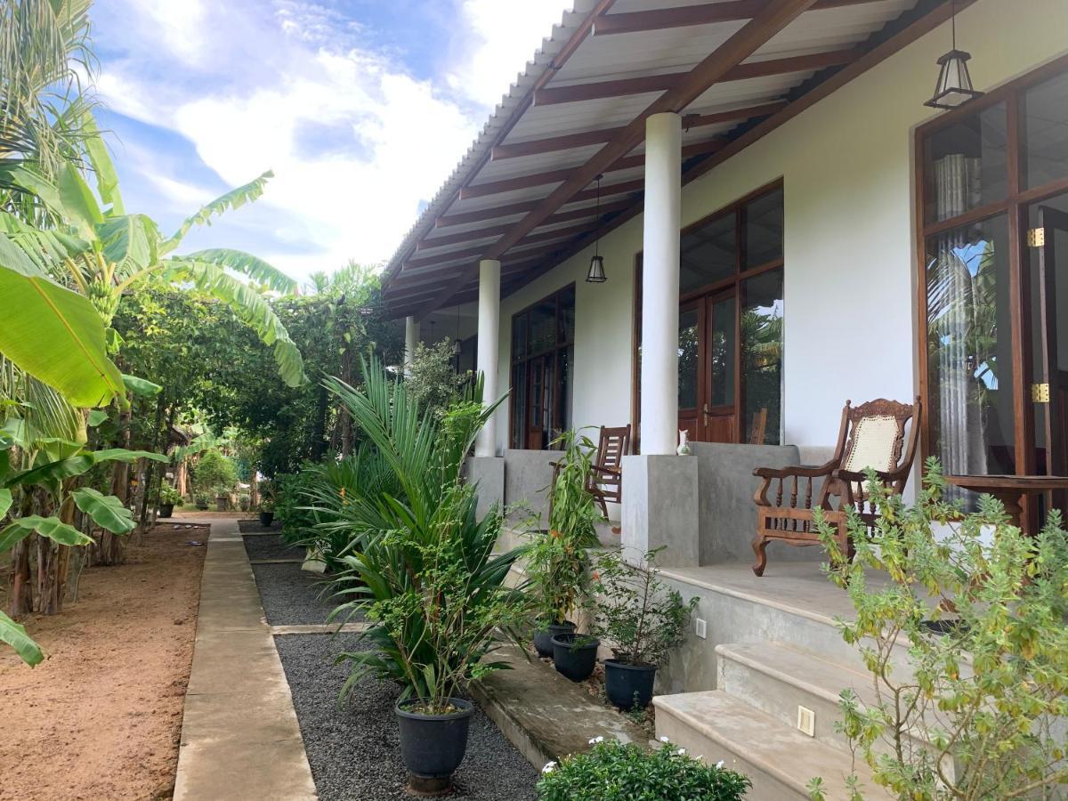 The Dale Mirissa Hotel Bagian luar foto